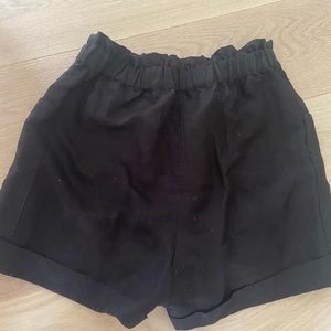 Wilfred Free high waisted linen shorts
